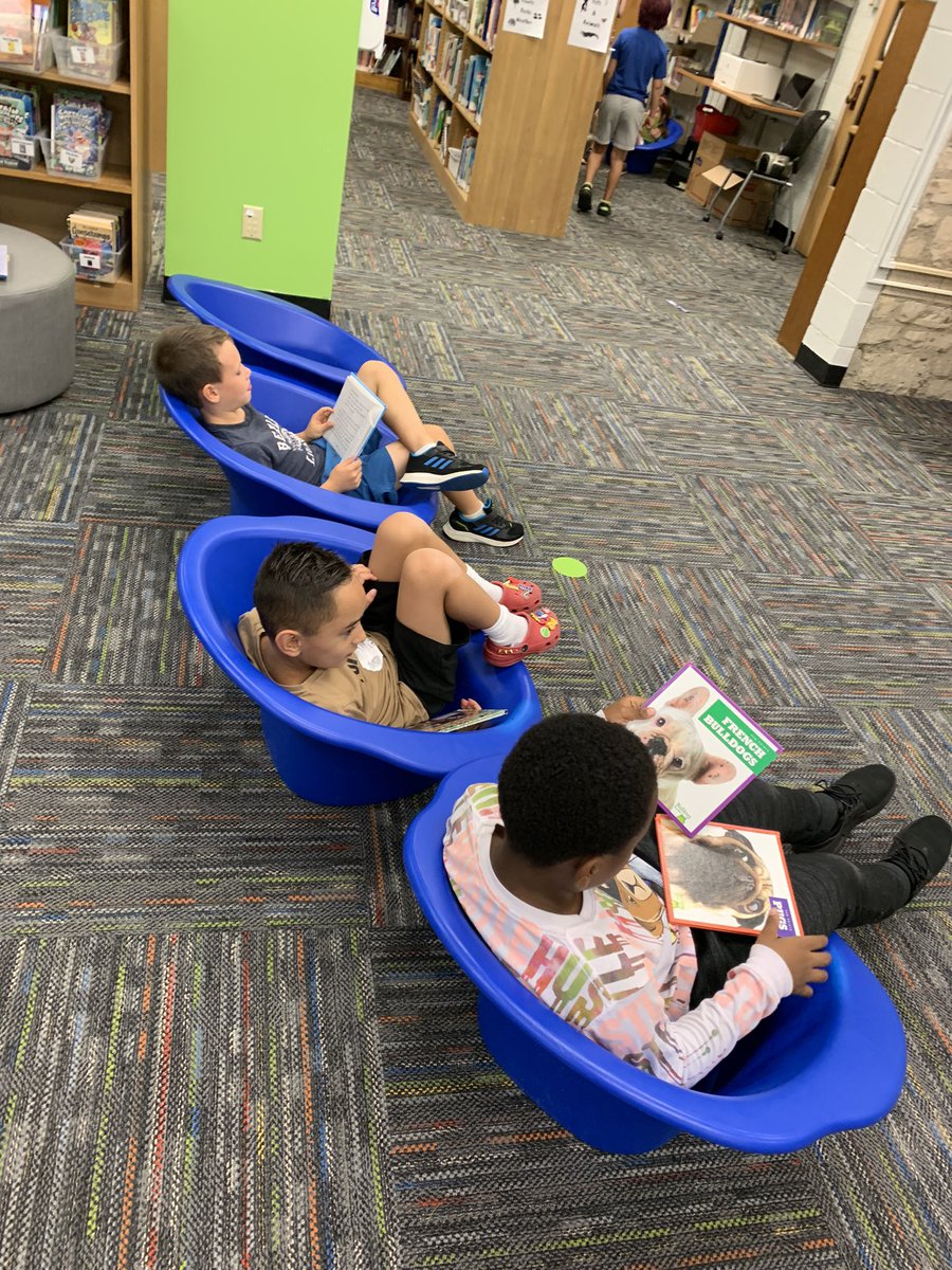 LibraryMallards's tweet photo. Building, reading, singing, dancing, sharing…oh how I love the community in a library. @BexleySchools https://t.co/uT0dDQbXlT