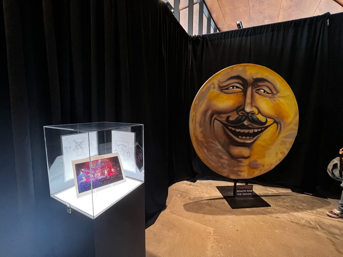 Panic! Updating tweet media