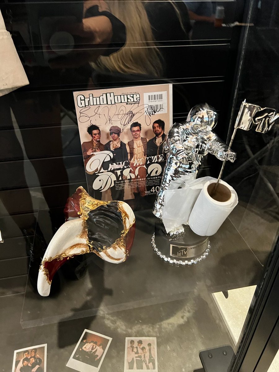 Panic! Updating tweet media