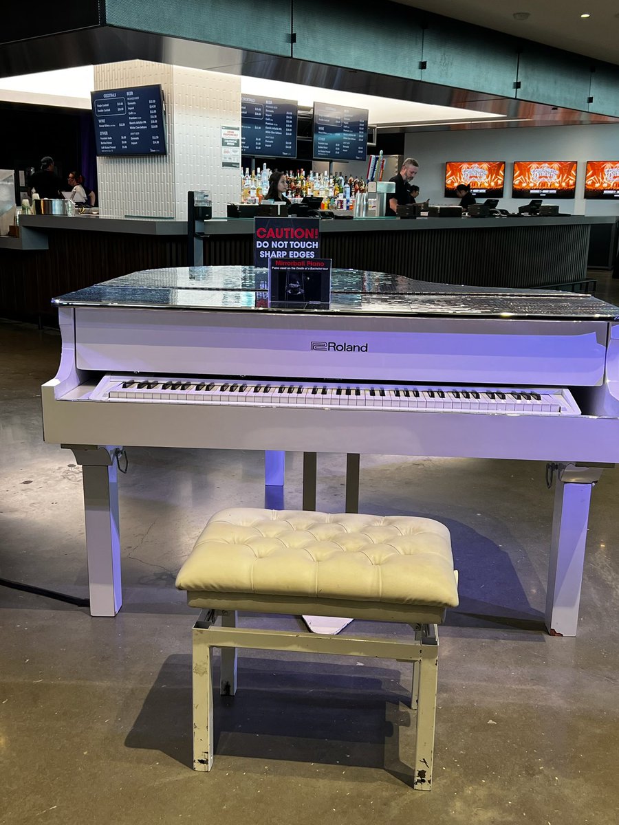 Panic! Updating tweet media