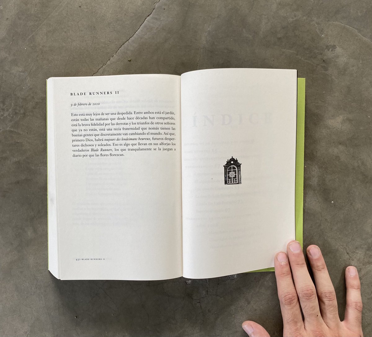 a_armentacarlos's tweet photo. Después de un año de trabajo, al fin quedó este libro que hicimos con @artlecta y @diegoorduno. 

En conjunto nos encargamos de la corrección, el diseño y cuidado editorial. 

Acá les platico qué hicimos 🧵🧵 https://t.co/FJSJNKp0Gk