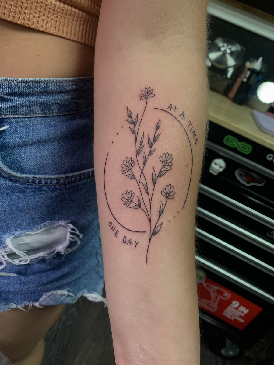 juanituhhh's tweet photo. one day at a time 🌱
-
#tattoo #tattoolife #tattooapprentice #flowertattoo #girlswithtattoos #girlytattoos #redtattoos #arlington #agg #arlingtontx #squishmallowflash #arlingtontattoos #peony #oldenglish #lettertattoo #texastattoos #texas #classictattoos #bishopwand #kwadron https://t.co/NJOhk2v90O