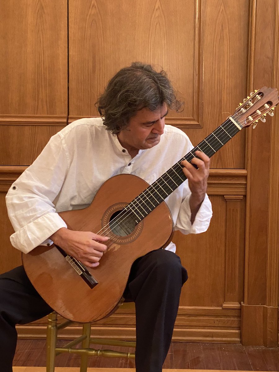 embavenitalia's tweet photo. #Venezuela se engalana en #Roma con el magistral concierto de los guitarristas premiados del concurso  @AlirioDiazF en la sede del @iila_org y patrocinado por la Misión diplomática.  @Fariacrt @VTVNoticias @CancilleriaVE @VillegasPoljak @seniodiaz @ViceVenezuela https://t.co/wf6UkMi6De