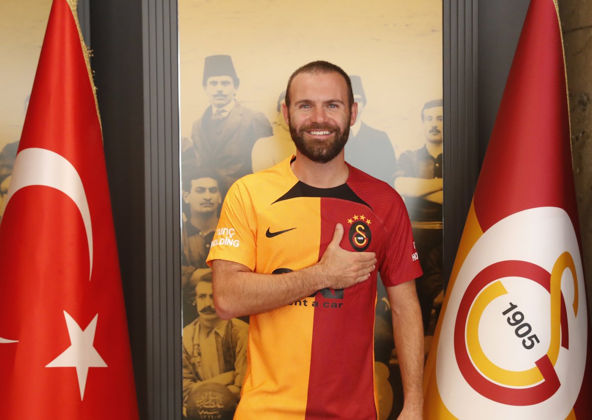 UtdDistrict's tweet photo. Congratulations and best of luck on your move to Galatasaray, @juanmata8 ❤️ https://t.co/IPjxCXWors