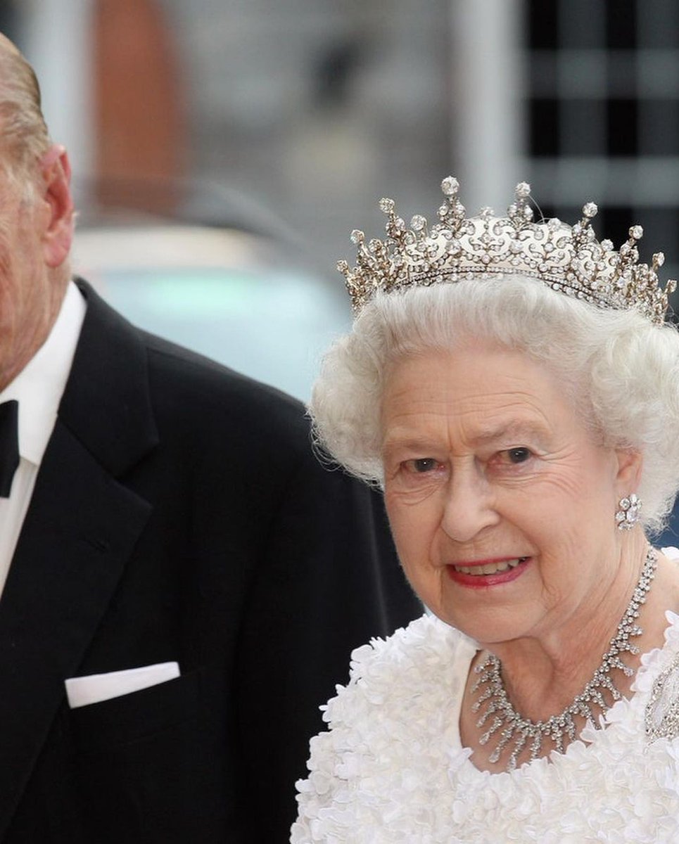 Emilynloves's tweet photo. Rest In Peace, Queen Elizabeth. You will never be forgotten, both in real life and in photographs of you over the long period of your service to England and to the world. https://t.co/RTNDfOJCnc