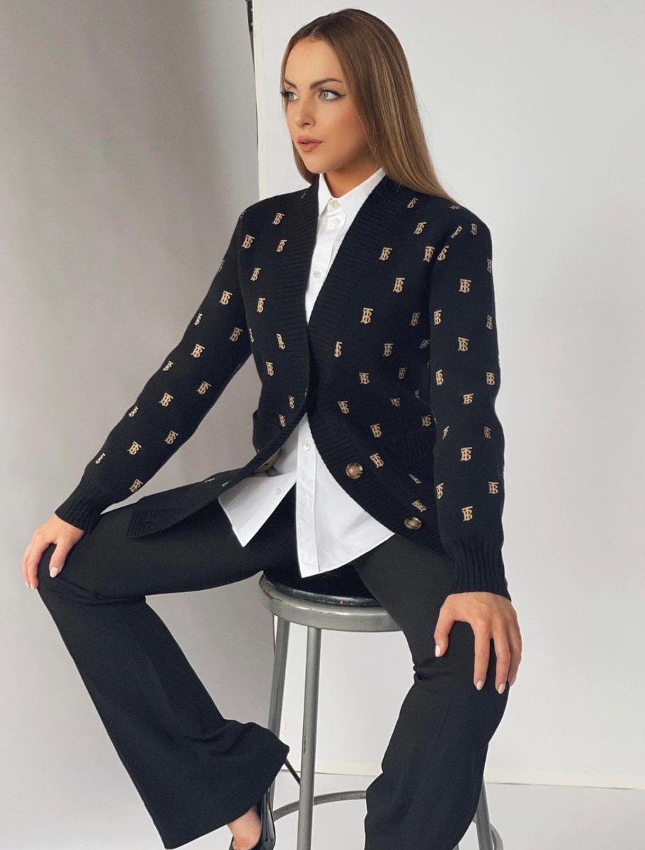 FallonMMorell's tweet image. Don't we love a Cardigan?
Behind the scenes whit Pablo Costanzo for Jezebel Magazine.