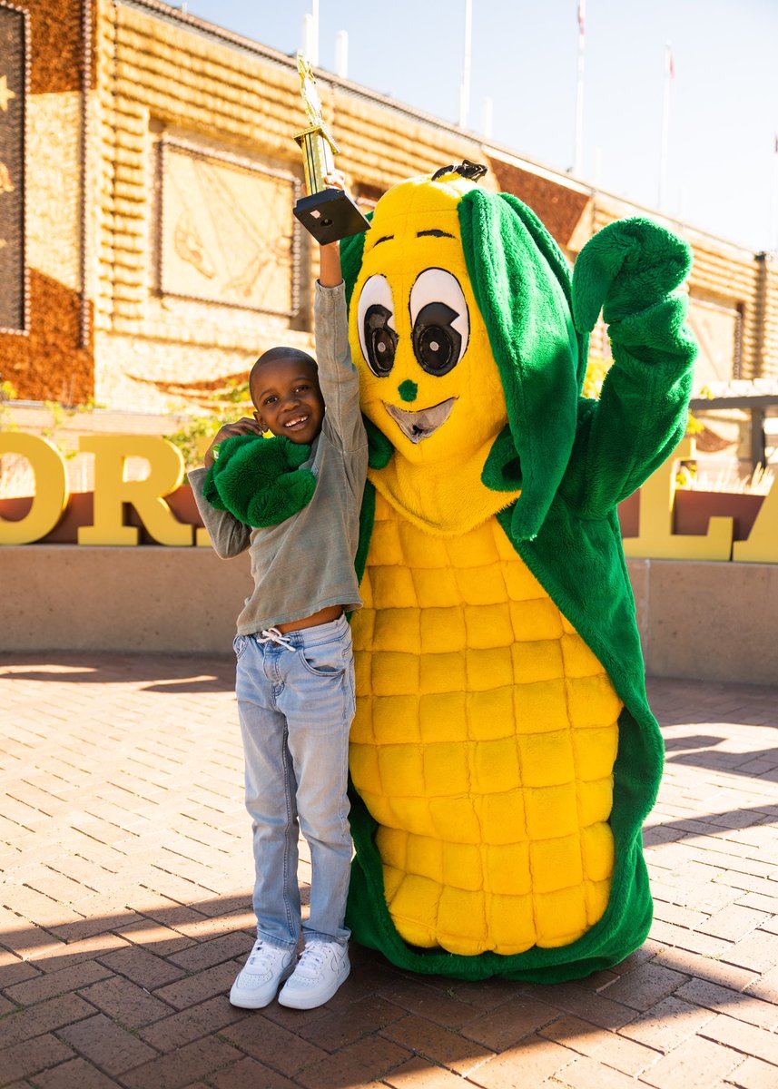 Goodable's tweet photo. Remember Tariq, the kid who went viral for his corn song?

South Dakota just named him its Corn-bassador.

The internet is undefeated.

🌽 https://t.co/5EzhW9hMDP