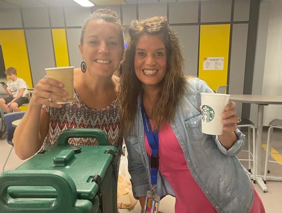 MUKSAVE's tweet photo. This morning MHS SAVE gave out free coffee as a part of Start With Hello Week! “Say hello with a cup of joe” was a huge hit! Thank you @mcdonalds @starbucks @shanahanscoffeehouse and @espressolovecoffee for the coffee donations! 🧡💚💜 #startwithhello #save https://t.co/dI5dTtRxpE
