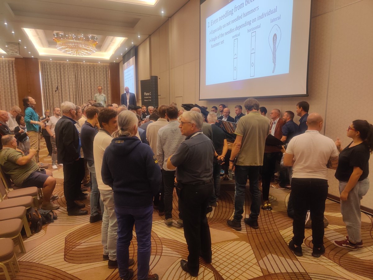 PianoCongress's tweet photo. Such a crowd during the workshop with @Bechstein1853 
Professionalism and commitment https://t.co/eDkg0QI1Xz