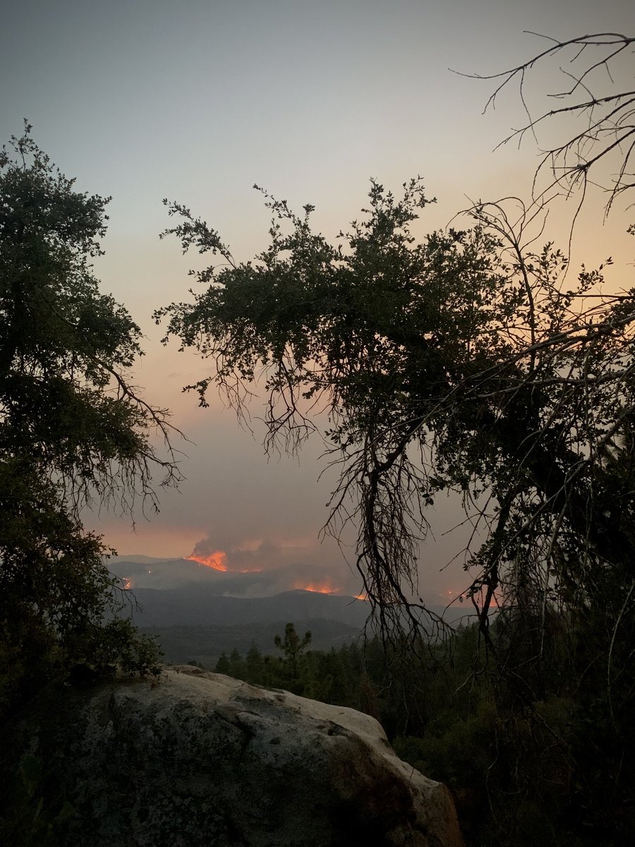 claudiap's tweet photo. #fairviewfire from #Idyllwild 9.7.22 https://t.co/lPx8uRIq1P