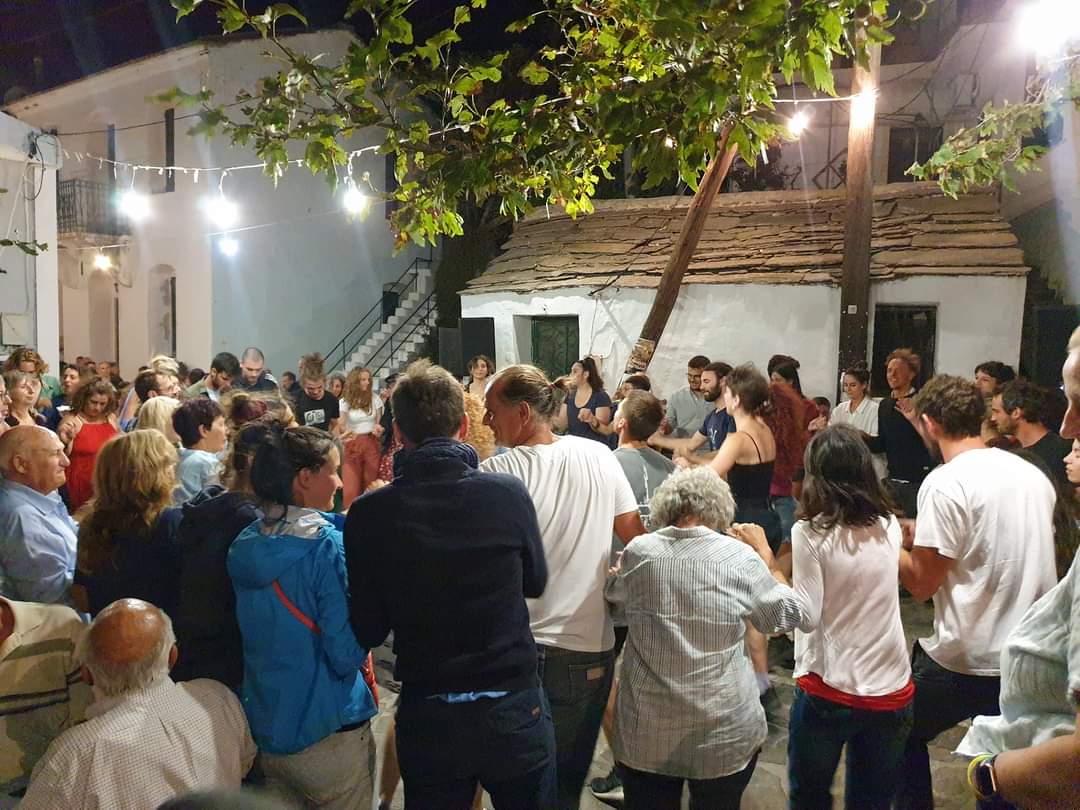 festkatiginetai's tweet photo. Μύρισε Ικαρία.. πανυγήρι Πλαγιάς  #plagia #plagiaikaria #plagiathevillage #ikaria https://t.co/l1Otbi1kG6