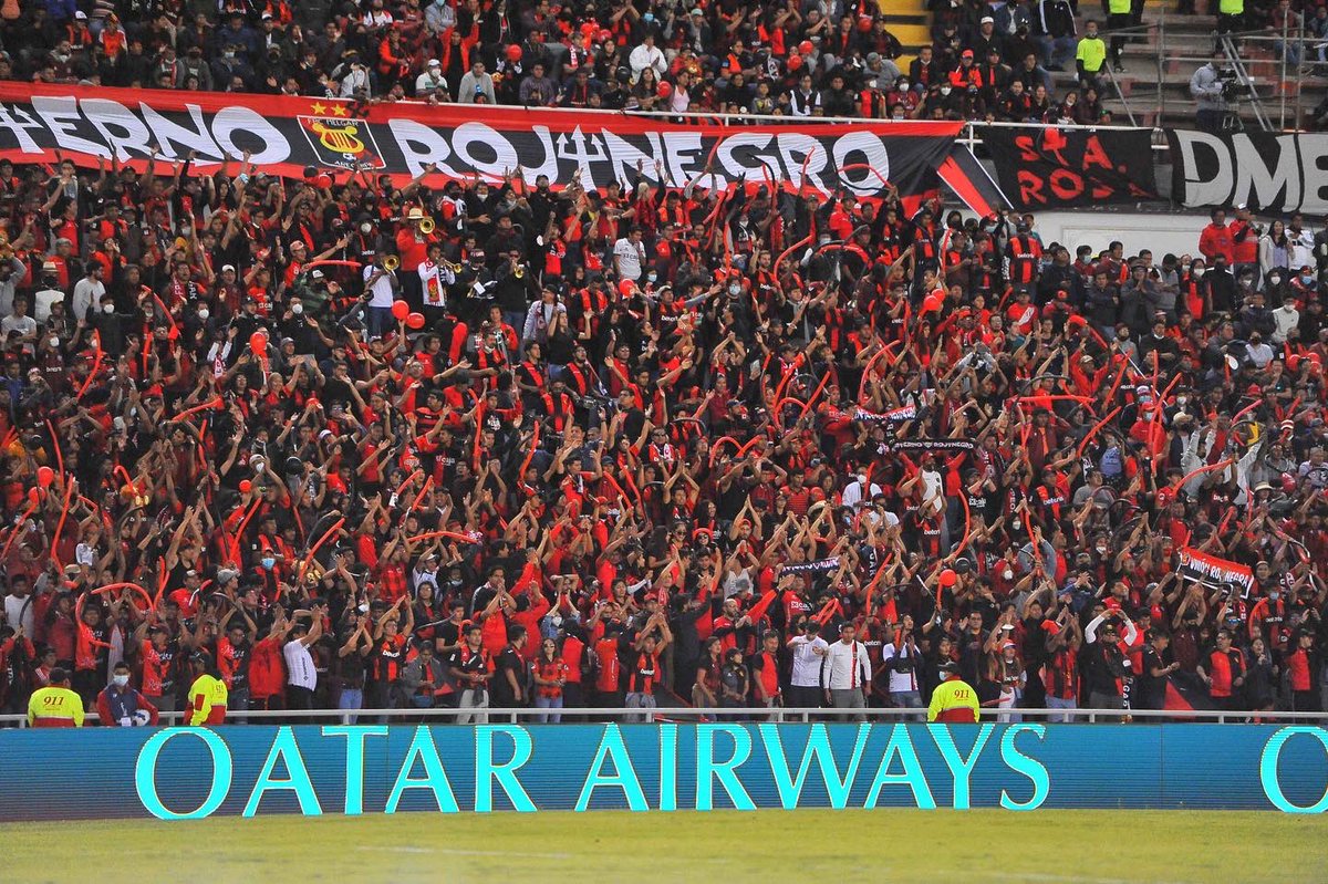 bernicuesta's tweet photo. Quiero agradecer infinitamente a mis compañeros, al cuerpo técnico y a la directiva por el trabajo y esfuerzo; y a todos los hinchas por recorrer este camino juntos, sin el apoyo de todos esto no hubiera sido posible!! 🙏🏻

@MelgarOficial @nikefootball @AlfilSports @Sudamericana https://t.co/QYoxXcFzPB