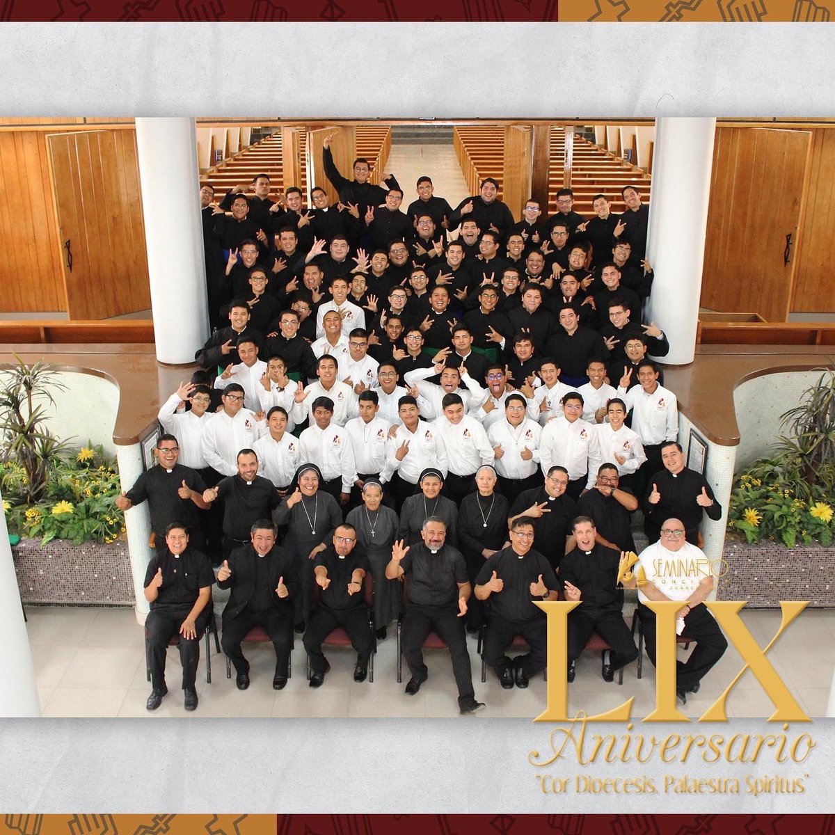 JuarezSeminario's tweet photo. 𝑬𝒍 𝟖 𝒅𝒆 𝒔𝒆𝒑𝒕𝒊𝒆𝒎𝒃𝒓𝒆 𝒅𝒆 𝟏𝟗𝟔𝟑 𝒄𝒐𝒎𝒆𝒏𝒛𝒐́ 𝒂 𝒍𝒂𝒕𝒊𝒓 𝒆𝒍 𝑪𝒐𝒓𝒂𝒛𝒐́𝒏 𝒅𝒆 𝒍𝒂 𝑫𝒊𝒐́𝒄𝒆𝒔𝒊𝒔. Celebramos 59 años con inmenso gozo y alegría. 
¡𝑮𝒓𝒂𝒄𝒊𝒂𝒔 𝒂 𝒕𝒊 𝒆𝒍 𝑺𝒆𝒎𝒊𝒏𝒂𝒓𝒊𝒐 𝒔𝒆 𝒔𝒐𝒔𝒕𝒊𝒆𝒏𝒆! #YoSoySeminario https://t.co/UdXlraA1vT