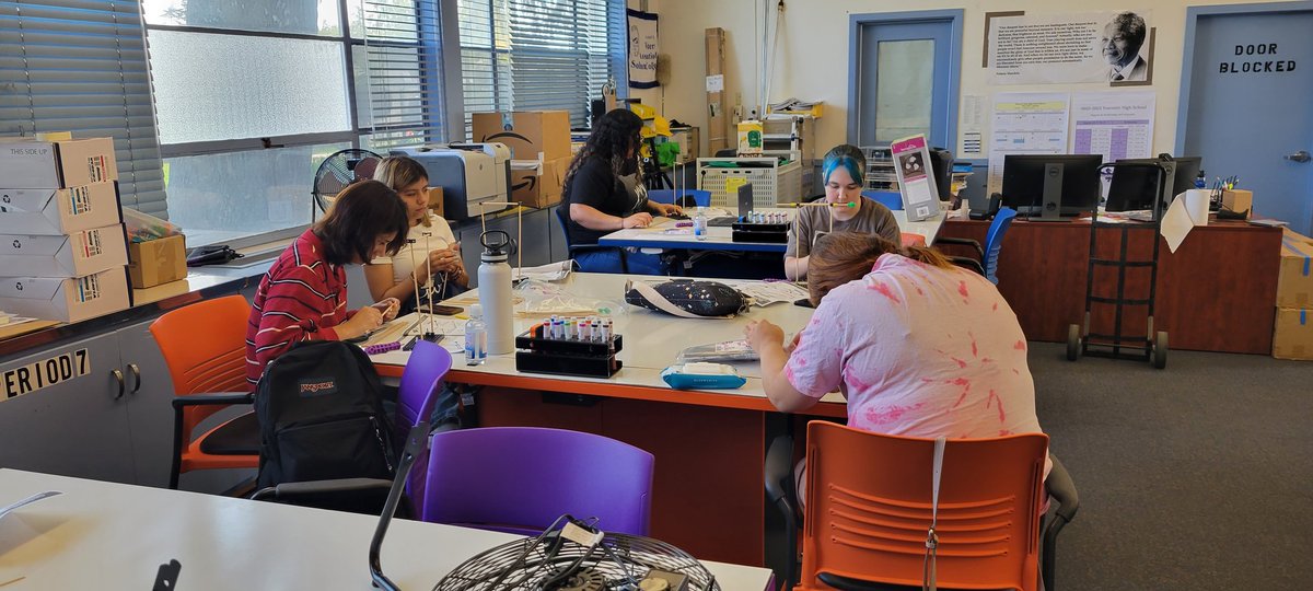 gtecdragons's tweet photo. Energy, Environment, and Utilities 
CTE students are building a windmill that uses the power of the air to lift a weight load! Another fun day of learning! @YHSDRAGONS @MercedUHSD @CAGreenRibbon @EDGreenRibbon #WeAreMUHSD https://t.co/V2uXMbJAgO