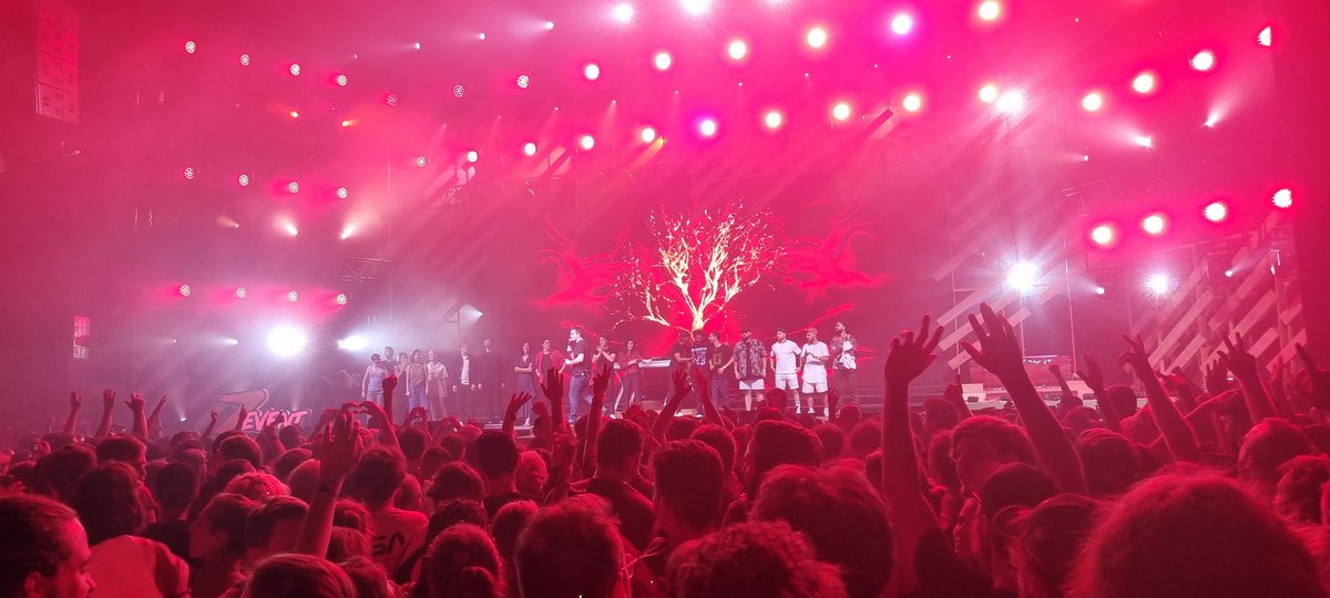 Merci pour le concert, vous avez été super ! 💚

L'ambiance était vraiment incroyable sur place ! 💚

Vive Internet, vive Twitch. 💚💚💚

#ZEVENT2022

<a href="/pvnova/">PV Nova</a> <a href="/LittleBigWhale/">Marianne</a> <a href="/FrenchFuse/">French Fuse</a> <a href="/berywam/">Berywam</a> <a href="/bigfloetoli/">karma 💿 le 13 mars</a> <a href="/Sopranopsy4/">Soprano</a> <a href="/ZeratoR/">ZeratoR</a> <a href="/alexdach/">Alex Dach</a> <a href="/ZEventfr/">ZEVENT</a>