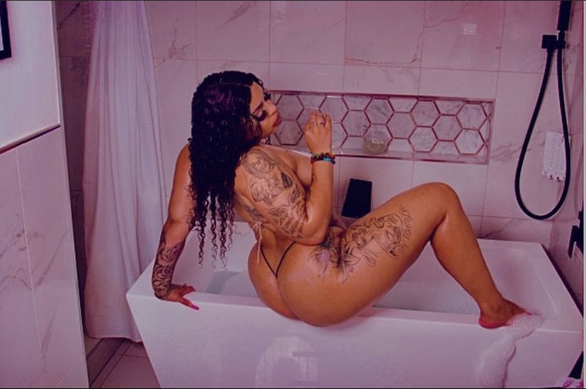 FineAss.NyNy tweet media