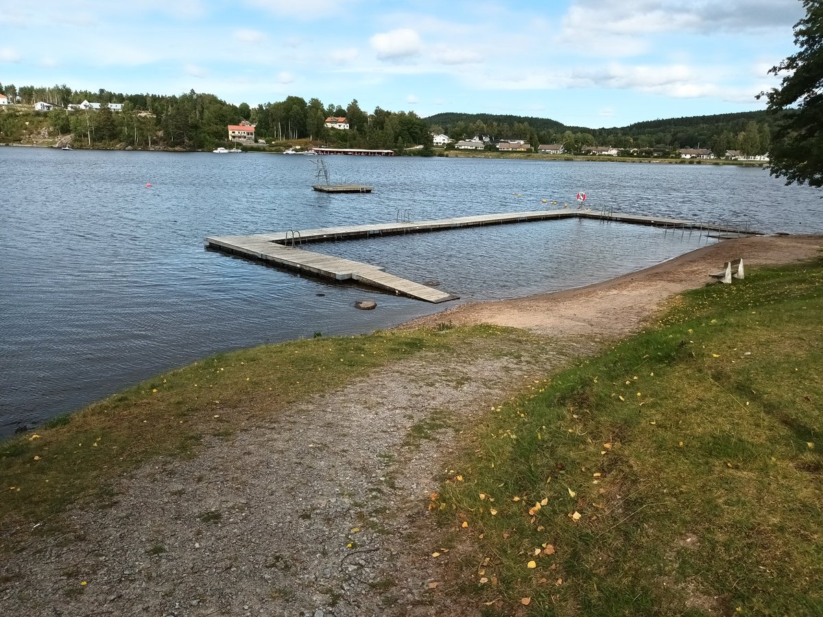 kristallnaach's tweet photo. #Bengtsfors #Strandpromenad mit
#Badeplatz #BootsHafen #angeln
#Schweden #Sverige #Sweden
#Elchenländle22🇸🇪#VästraGötaland https://t.co/P2usrjcWFe