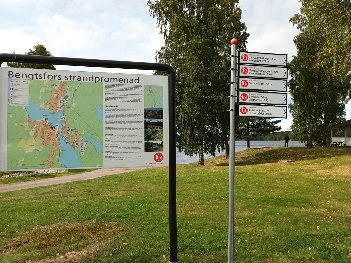 kristallnaach's tweet photo. #Bengtsfors #Strandpromenad mit
#Badeplatz #BootsHafen #angeln
#Schweden #Sverige #Sweden
#Elchenländle22🇸🇪#VästraGötaland https://t.co/P2usrjcWFe