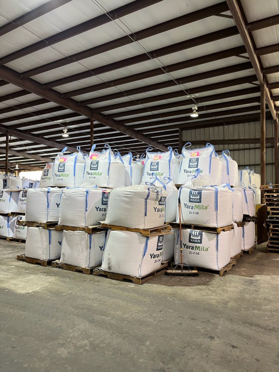 Plenty to go around #turfroyale #letitgrow <a href="/TurfBeard/">Brian Grill</a>