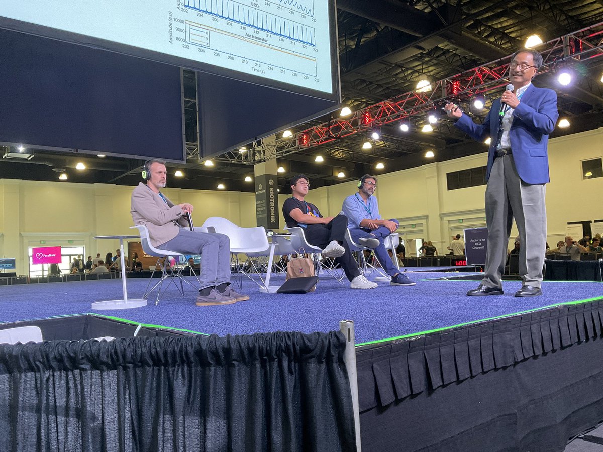 <a href="/chanholim/">Chan Ho Lim</a> on stage 2 discussing wearables and signals, signal processing! Data input crucial, as important clean data <a href="/TulaneTriad/">TulaneTRIAD</a>  #HRX2022