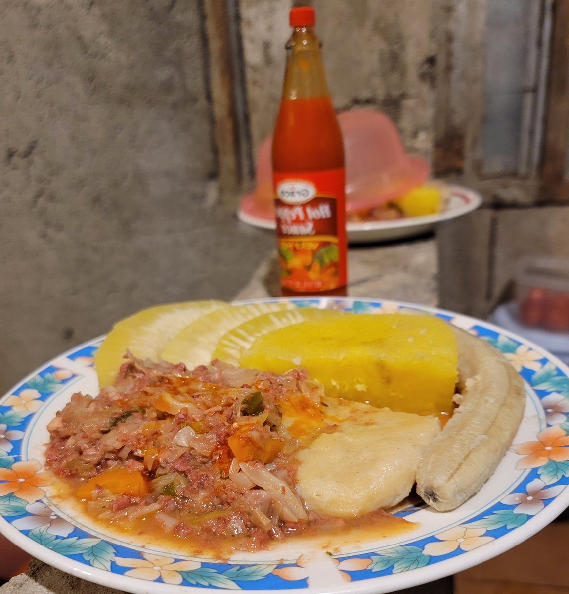 LeSherKitchen's tweet photo. Yadman Food, I cook everywhere i go ๐ฏ๐ฒ๐คท๐พโโ๏ธ๐๐ฅ๐
#food #yardman #dumplings #jamaicanfood #jamaicanfashion #jamaicancooking #natural #healthyrecipes #healthy #breadfruit #healthyeating #healthyfood #toronto #LeSherKitchen #caribbean #healthylifestyle #jamaica #cateringservice https://t.co/E1Ig59ZSZE