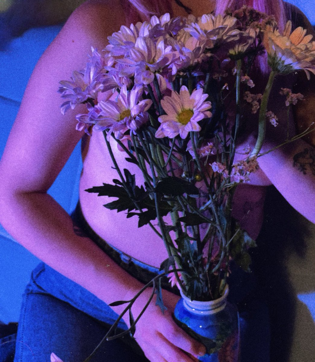 Red_de_toi's tweet photo. Un shooting fleuri ce soir 💖 https://t.co/WpEZjf5Yus