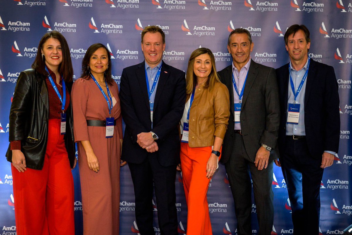 AndyPNino's tweet photo. El equipo de #UnitedEnArgentina estuvo presente en el #AmChamEnergyForum que reunió a más de 20 referentes del sector público y privado y en donde se debatió sobre las oportunidades de la industria energética de la Argentina. #AmChamEnergy #AmChamForums @united https://t.co/zeLmbK9vTn