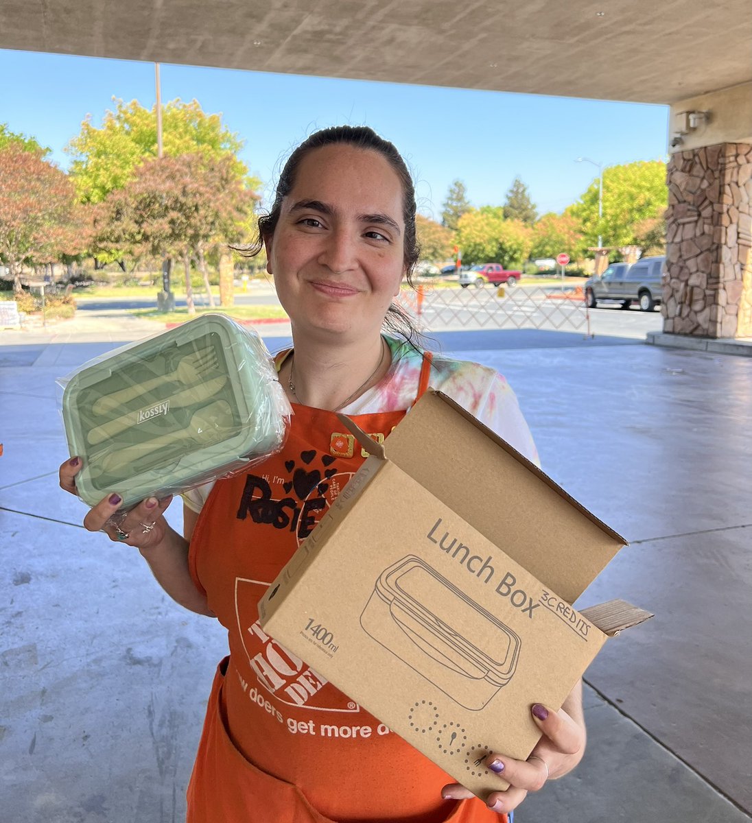 Yaymi16's tweet photo. Great day for credits &amp; sweets😋🍫✨Congrats Miss Rosie got the most credits today and won a prize 🤩🙌🏼 Here we have David and Michael enjoying a snack 🥳 Thankyou for all you do! 👯‍♂️ #PacNorth #6652Proud #TheValley #Napa #TheHomeDepot https://t.co/nWWbECHkyz