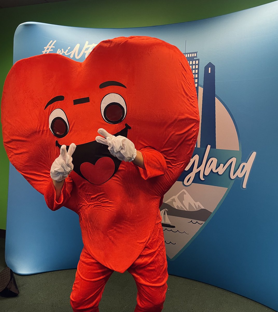 Elizabeth Bally tweet media