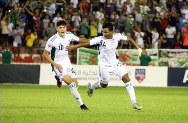 derradjihafid's tweet photo. المحاربون الصغار على خطى الكبار، يتوجون بلقب كأس العرب للناشئين أقل من ١٧ سنة بعد فوزهم على المنتخب المغربي بركلات الترجيح 4-2.     
ألف مبروك لبراعم الجزائر.
🇩🇿💪👊 برافو https://t.co/hFGhXzKmu9