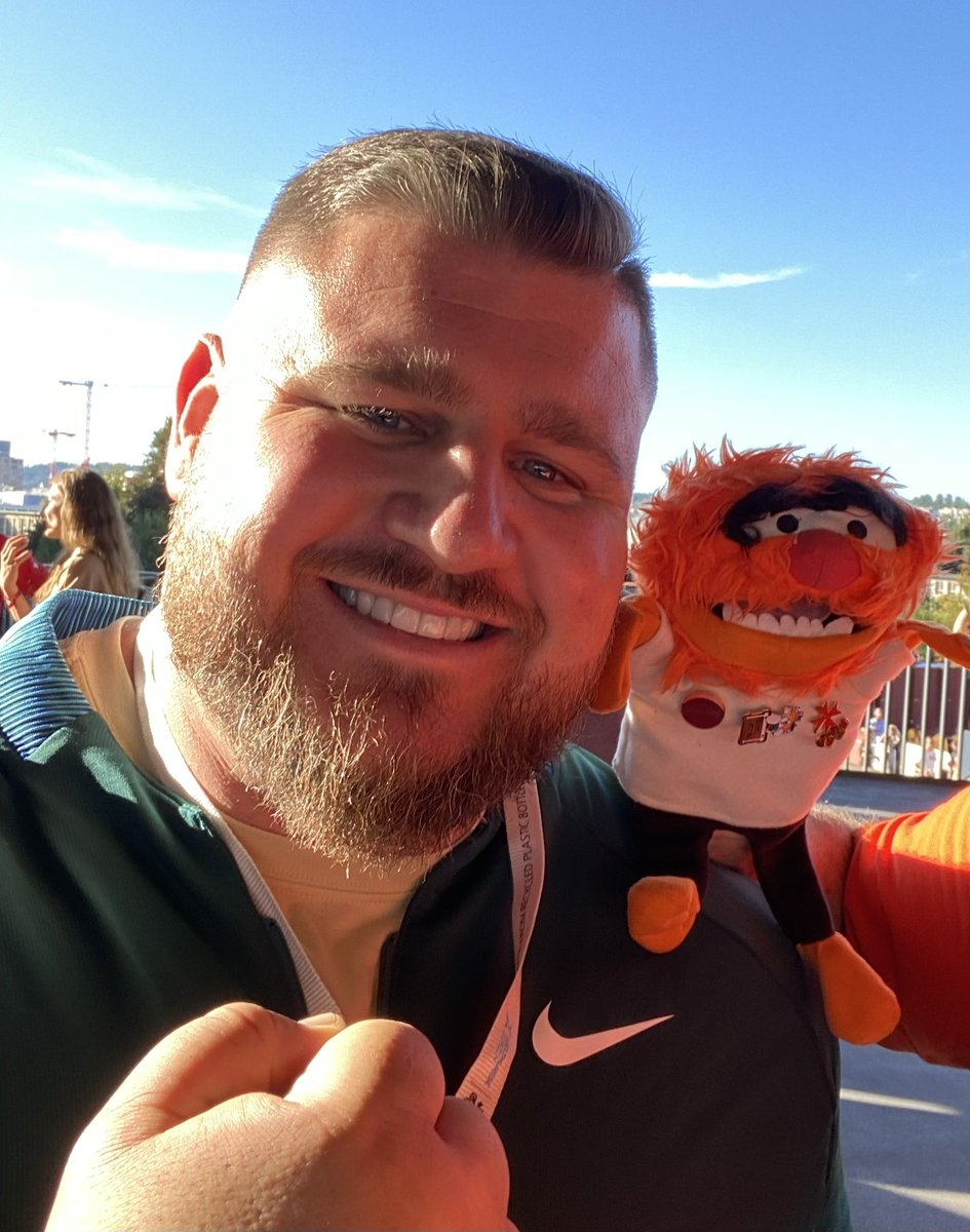 ThrowyAnimal's tweet photo. @JoeKovacsUSA thanks for the picture, Joe! What a great moment that 23.23m was yesterday https://t.co/jkT1k0GD2z