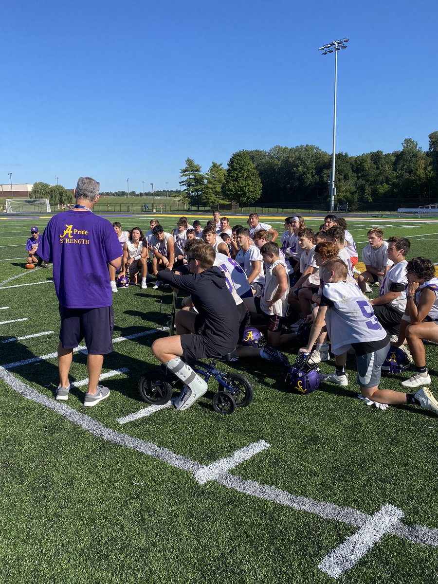 SteveLantz1's tweet photo. It was great to have a few of the players from the 1992 team at practice today!  Thank you Rod Julian for speaking to the team and delivering a great message! @RodJ42  #Apride https://t.co/WHBWYED6hI