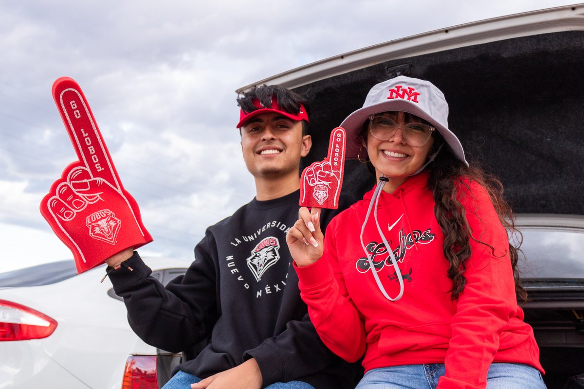 UNMBookstores's tweet photo. ☝️Foam Fingers are a must for football games! Pick one up tomorrow for the Game Day Friday Sale!
#UNM #Lobos #Lobowear #collegelife #dormlife #repunm #lobopride #collegelife #UNMBookstores https://t.co/TCA8FgA3Q4