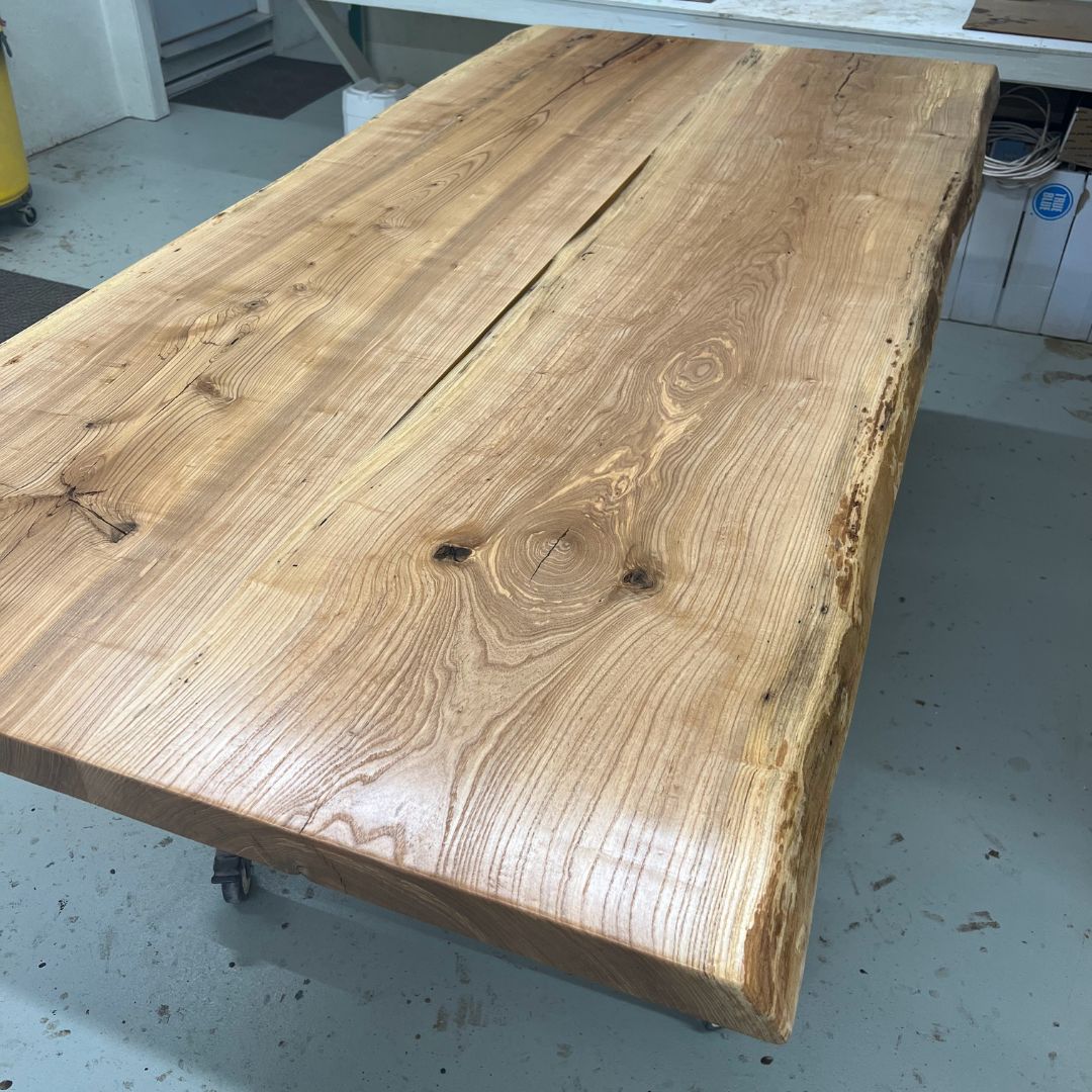 TheLumberShack1's tweet photo. One of our table tops we are working on in the shop 😎
#liveedge #liveedgetabletop #tabletop #woodtable #bookmatched #kitchen #kitchendecor #woodworking #woodworkingcommunity #woodshop #diyproject #homedecor https://t.co/Il8Ah7SSRN