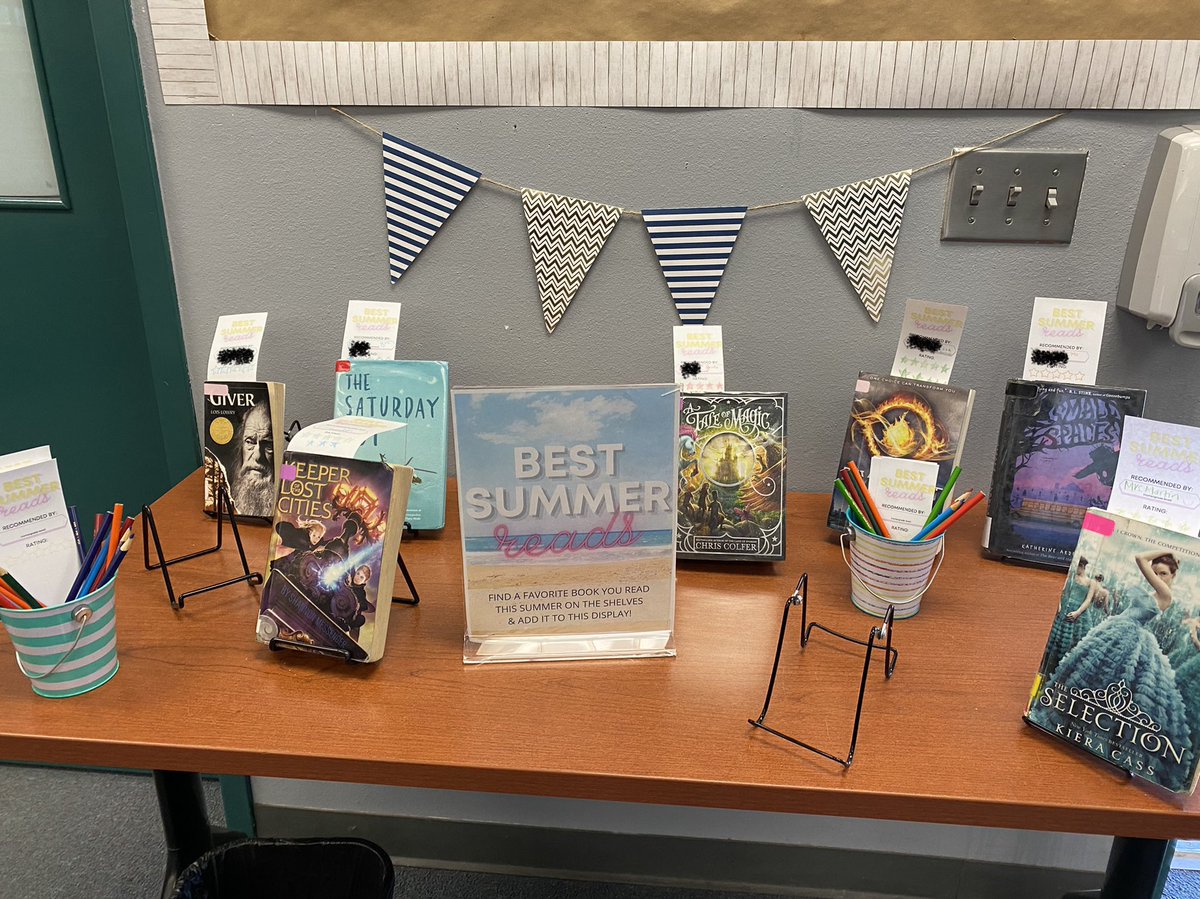 IHMSLibrary's tweet image. “Best Summer Reads” display is encouraging students to recommend books to each other! I 💛 the reading community at IHMS! 📚👏  #SRVLibraryLove @IHMSjaguars