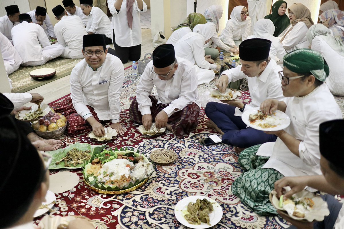 cakimiNOW's tweet photo. Mangan enak berkah manaqib https://t.co/SjWVQNJWwz