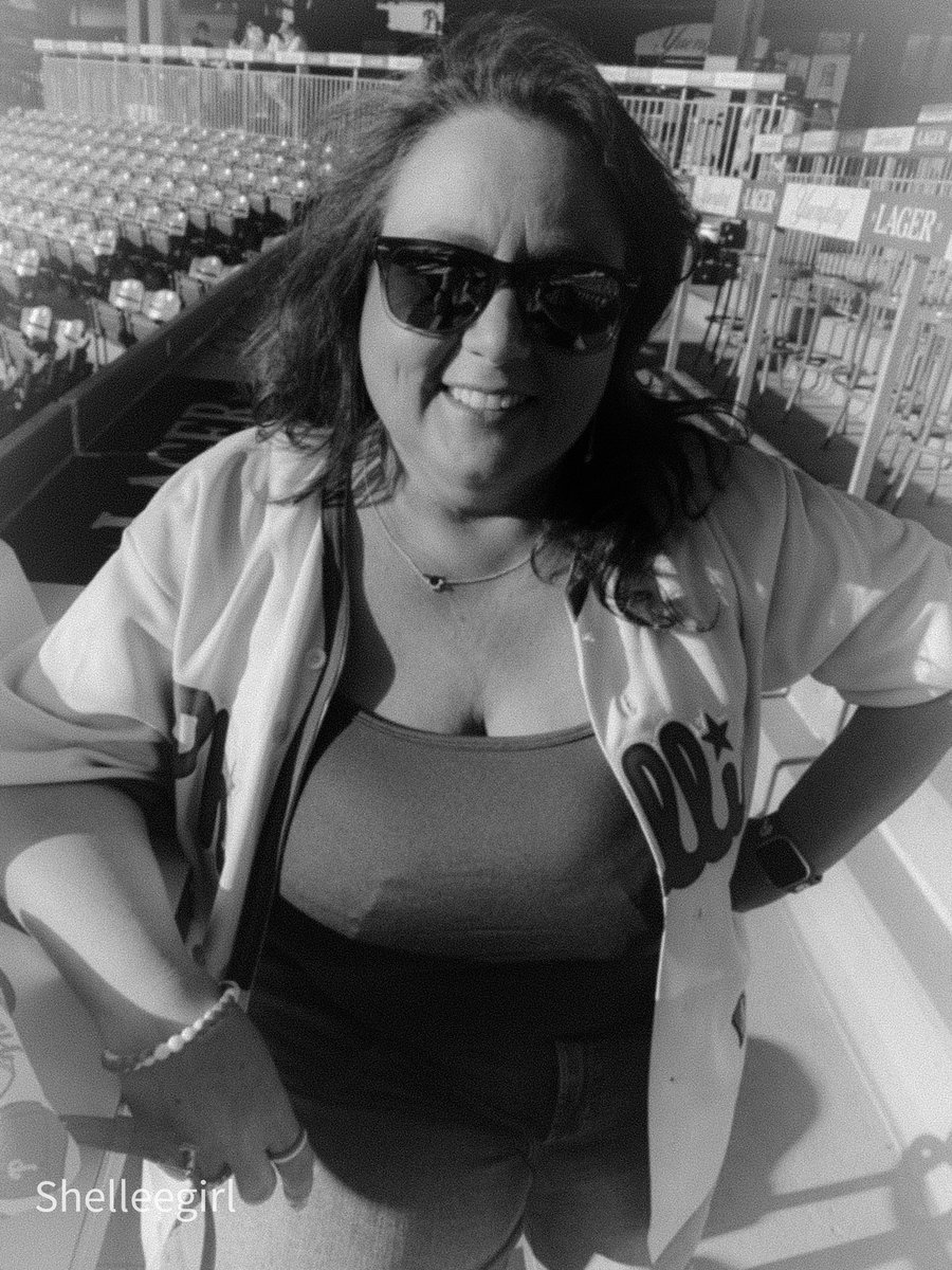 Shelleegirl's tweet image. My last home game of the season
(unless there’s “more” games in October!)! 
#RingTheBell
#HuntForRedOctober