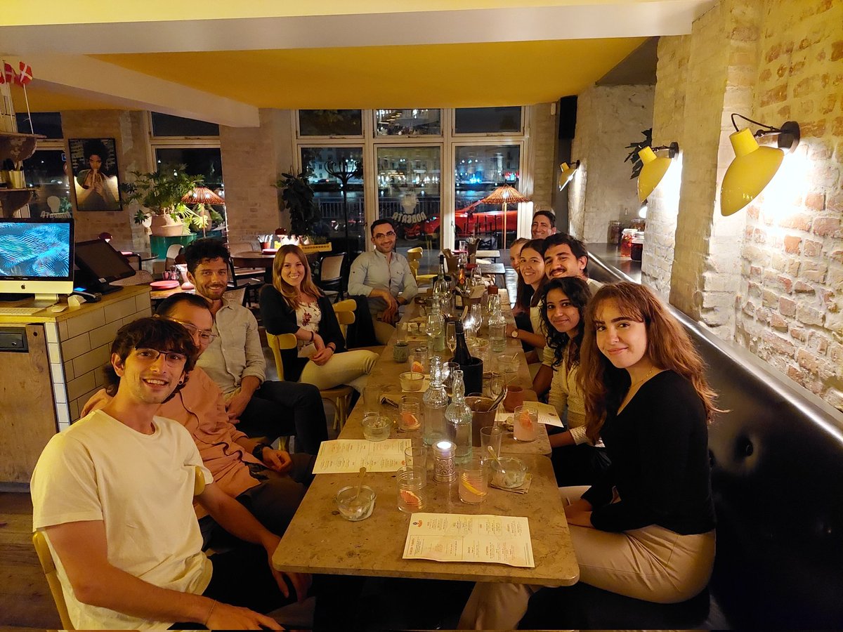 gil_claudia8's tweet photo. We had a great time having dinner with the speakers @echouchani and Ori Bar-Nur 🌮🦪 @cphbiosciphd https://t.co/G0uF01VcAn