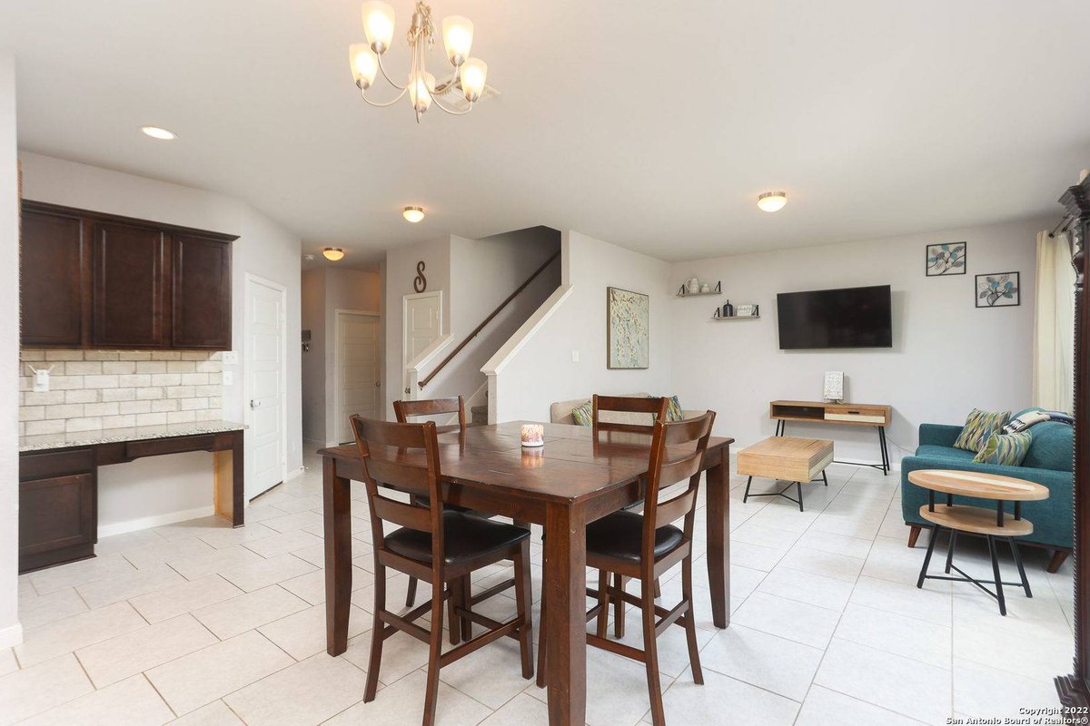 rowdyrealtor210's tweet image. Stunning Home for Sale!!   A Bella Vista home in Texas Research Park has the Microsoft Data Center literally in the backyard.

grellrealtygroup.com/d8r2vtqh

#GrellRealtyGroup #UTSA #MicrosoftDataCenter #SanAntonio