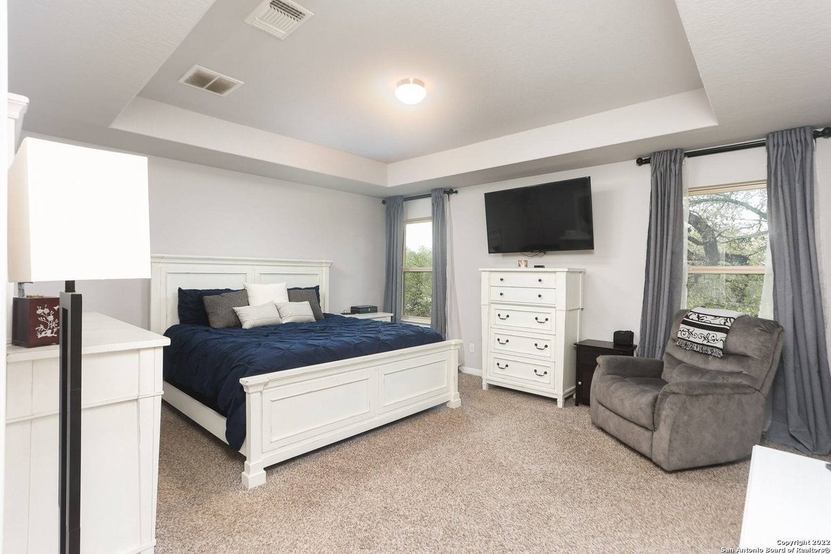 rowdyrealtor210's tweet image. Stunning Home for Sale!!   A Bella Vista home in Texas Research Park has the Microsoft Data Center literally in the backyard.

grellrealtygroup.com/d8r2vtqh

#GrellRealtyGroup #UTSA #MicrosoftDataCenter #SanAntonio