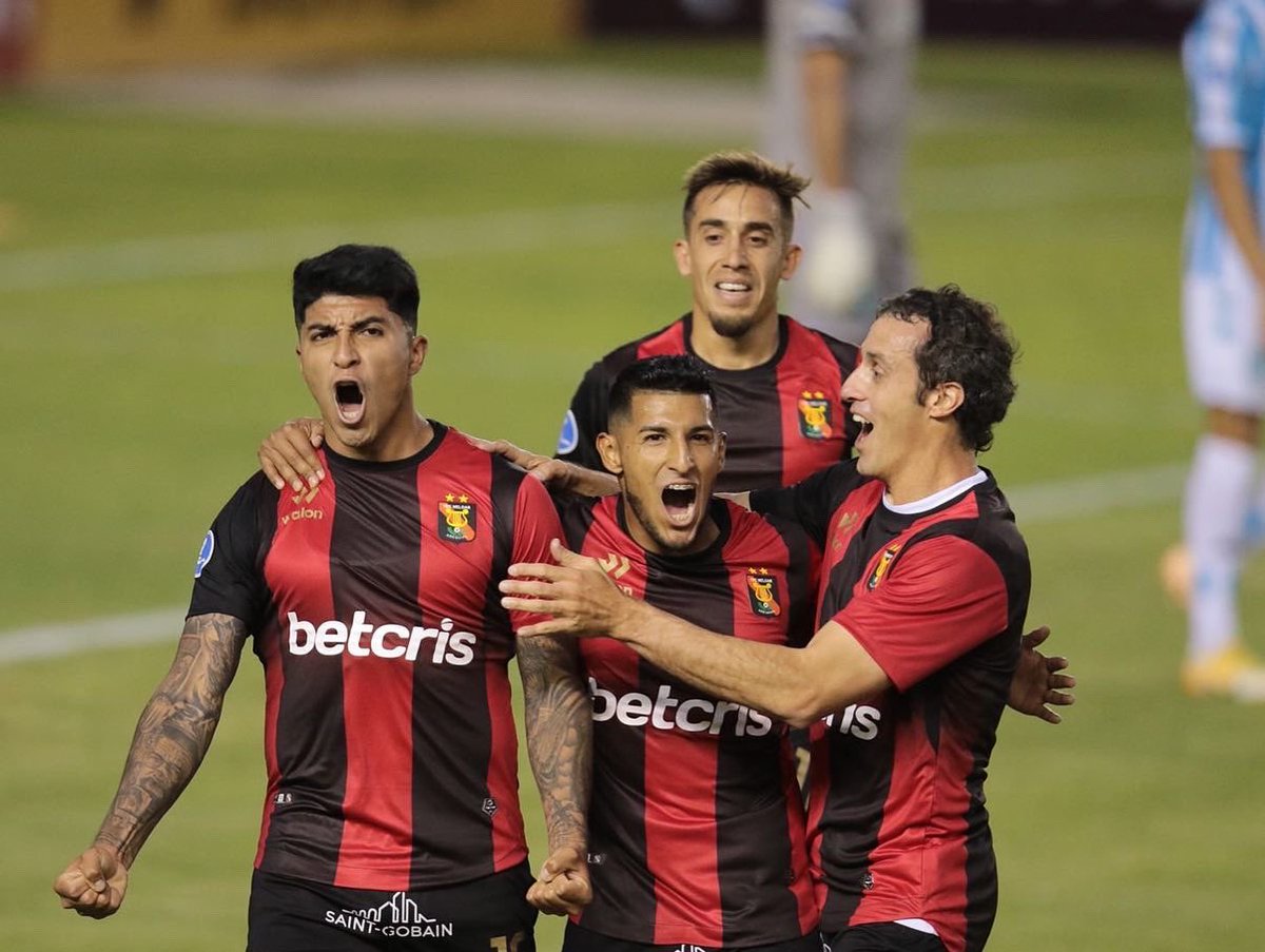 twente171's tweet photo. No pudimos lograr el pase a la final de la Copa Sudamericana, pero este equipo no dejó de luchar hasta el final!! 🔴⚫

@MelgarOficial @Nike @nikefootball @AlfilSports @igmasports @Sudamericana https://t.co/oYoqXaS4Mp