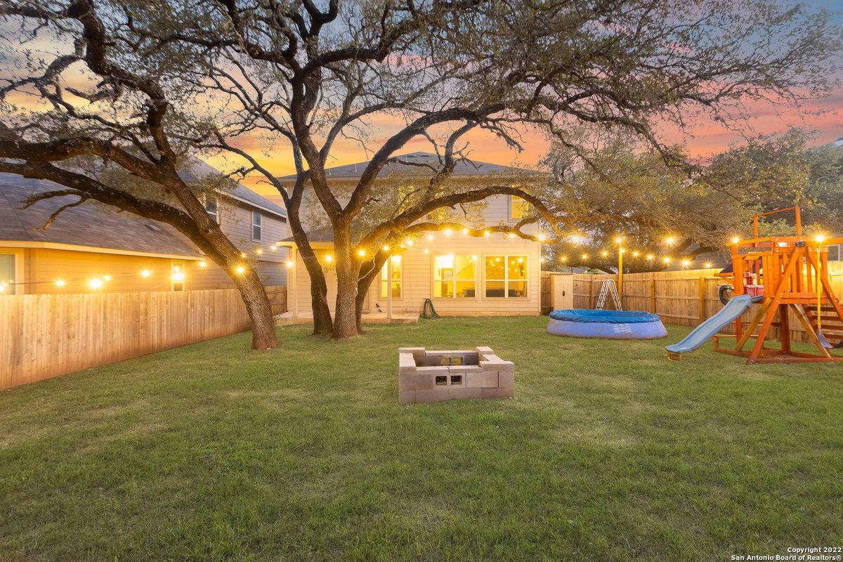 rowdyrealtor210's tweet image. Stunning Home for Sale!!   A Bella Vista home in Texas Research Park has the Microsoft Data Center literally in the backyard.

grellrealtygroup.com/d8r2vtqh

#GrellRealtyGroup #UTSA #MicrosoftDataCenter #SanAntonio