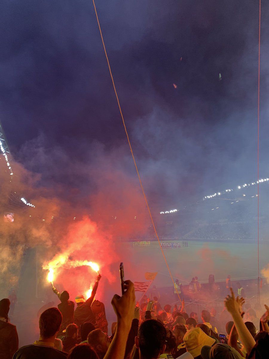 xemneca's tweet photo. Comment ne pas être subjugué par cette victoire, cette équipe, ce stade et cette ambiance au cœur de La Tribune Loire !! 🔰😍 https://t.co/P0dZuQzgyZ