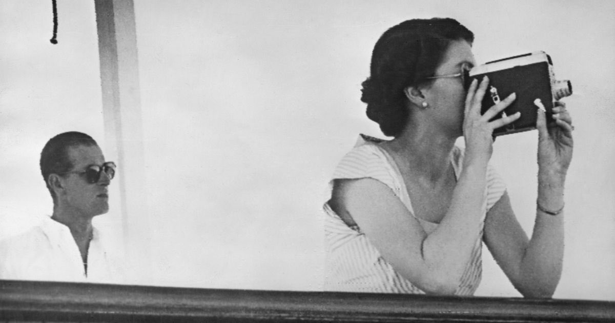 claireannstuart's tweet photo. And this is how you Queen. It’s so hard to imagine our country without her. #GodBless #QueenElizabethII ❤️ https://t.co/X5EnvdhM7n