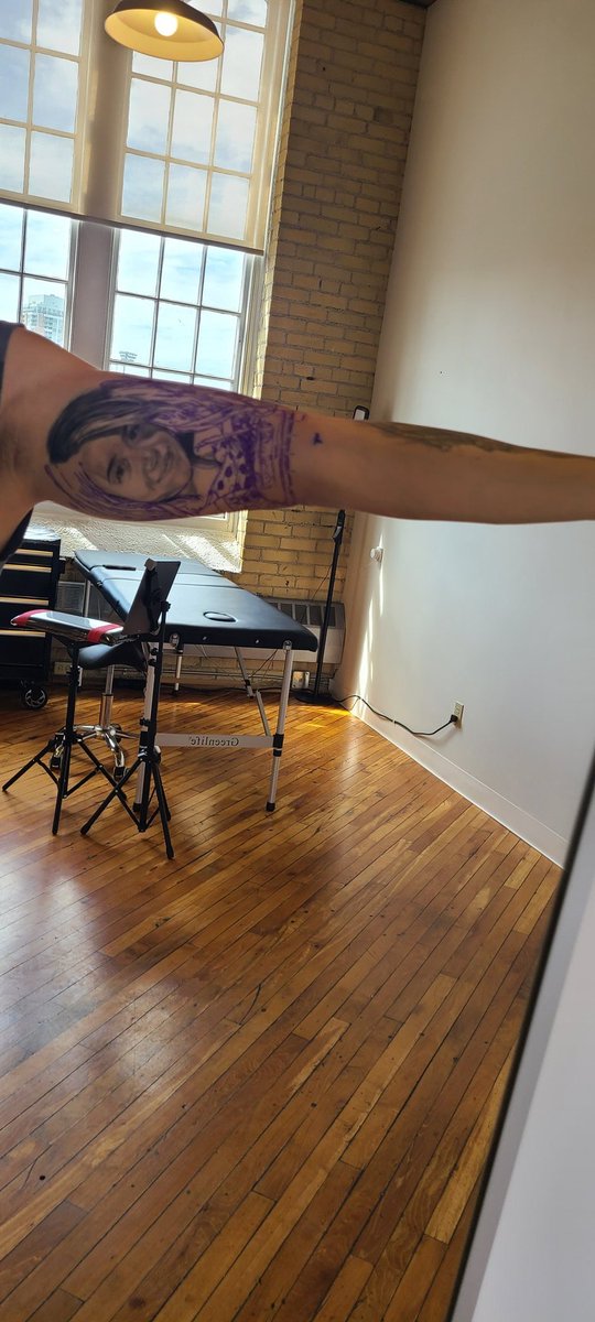 ohnePlxel's tweet photo. I can be your boyfriend, I already have a tattoo of you 😍❤️ https://t.co/oRWiEUjaMG
