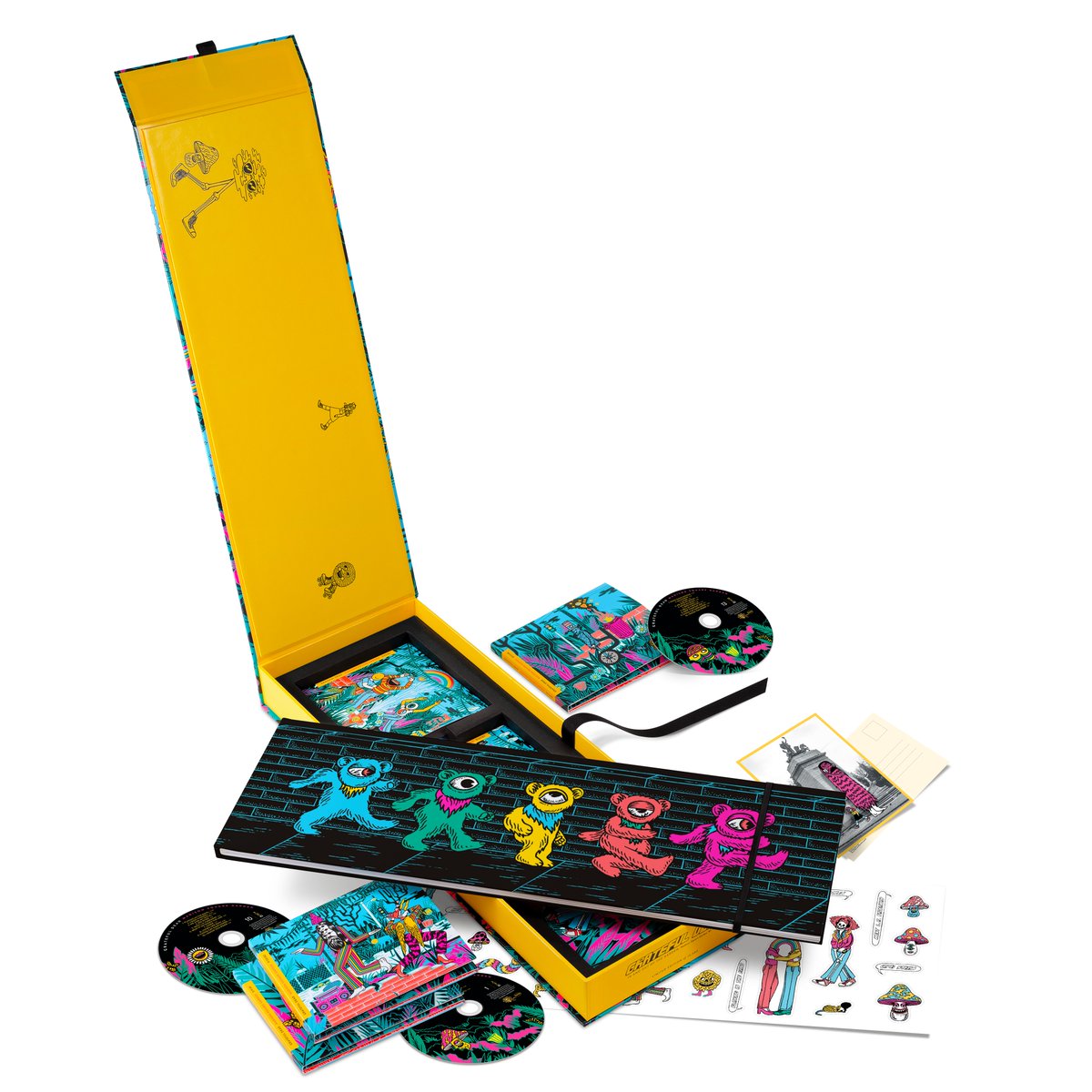 GratefulDead's tweet image. IN AND OUT OF THE GARDEN: MADISON SQUARE GARDEN '81, '82, '83 is just around the bend! For now, we invite you to ramble on through this glorious patch of the garden and take a sneak peak at the full boxed set.