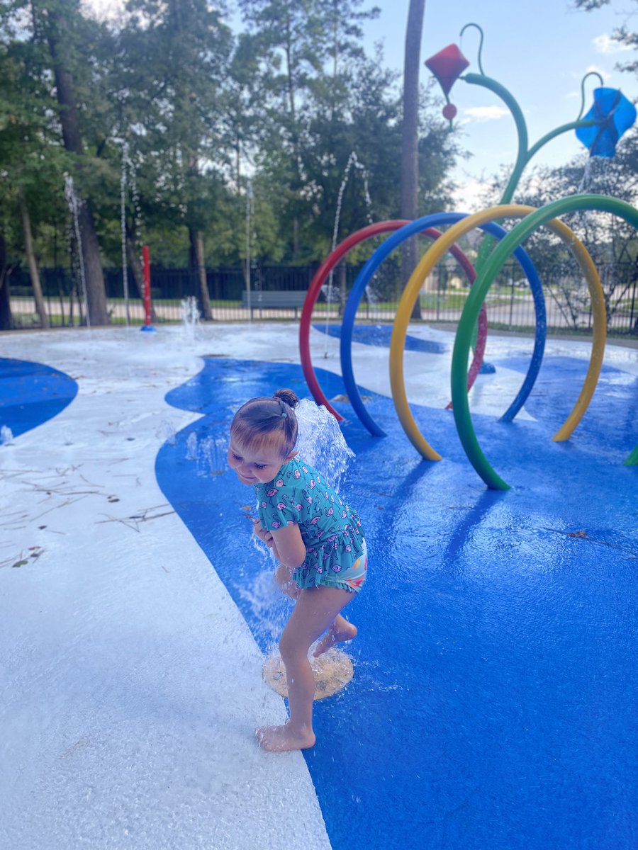 jillian_trimm's tweet image. There’s not too much I enjoyed about the pandemic, but watching a #MathRunningRecords zoom from @drnickimath while my daughter plays at the splash pad reminds me of the parts of distance learning I enjoyed. 1. Asynchronous learning 2. More time with my little one