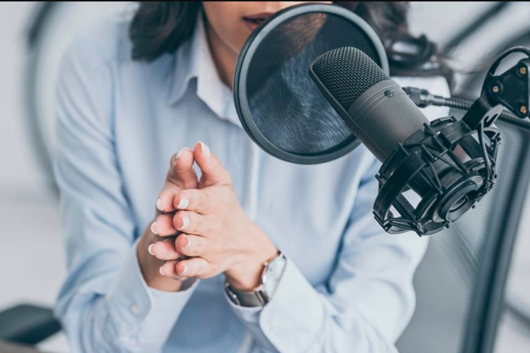 shirleydca11's tweet photo. Gracias a las plataformas hoy en día es muy sencillo hacer un Podcast. Solo se necesita un micrófono, un computador, conexión a internet y una experiencia o conocimiento que desees transmitirle a tu audiencia. @SimIntegrado @jpaguayb #podcast https://t.co/uDiONXXvue