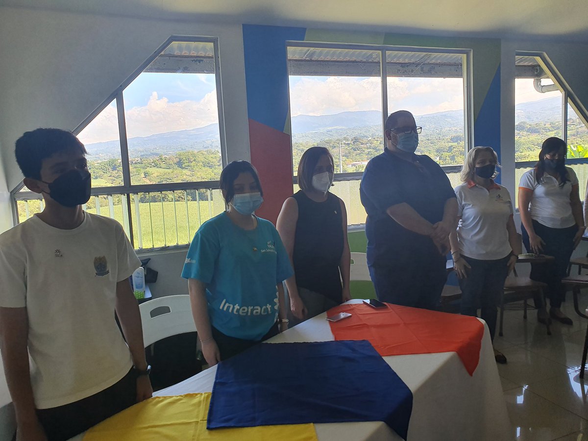 interactfeeds's tweet photo. Valeria Brizuela, la RDI del distrito haciendo la presentación del plan de trabajo y de Interact Feeds en el club Interact de Grecia, Costa Rica. https://t.co/dXRmRvmcC4