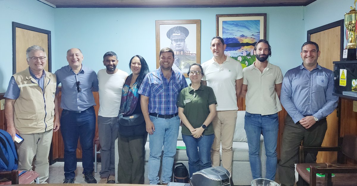 PachecoCapella's tweet photo. Tuvimos una fructífera jornada de reuniones con las autoridades locales de Mariscal Estigarribia y Boquerón, departamento de Boquerón, Paraguay.
Existe un interés mutuo en generar sinergias y planificar acciones de adaptación al cambio climático. https://t.co/u0bQyep1oj